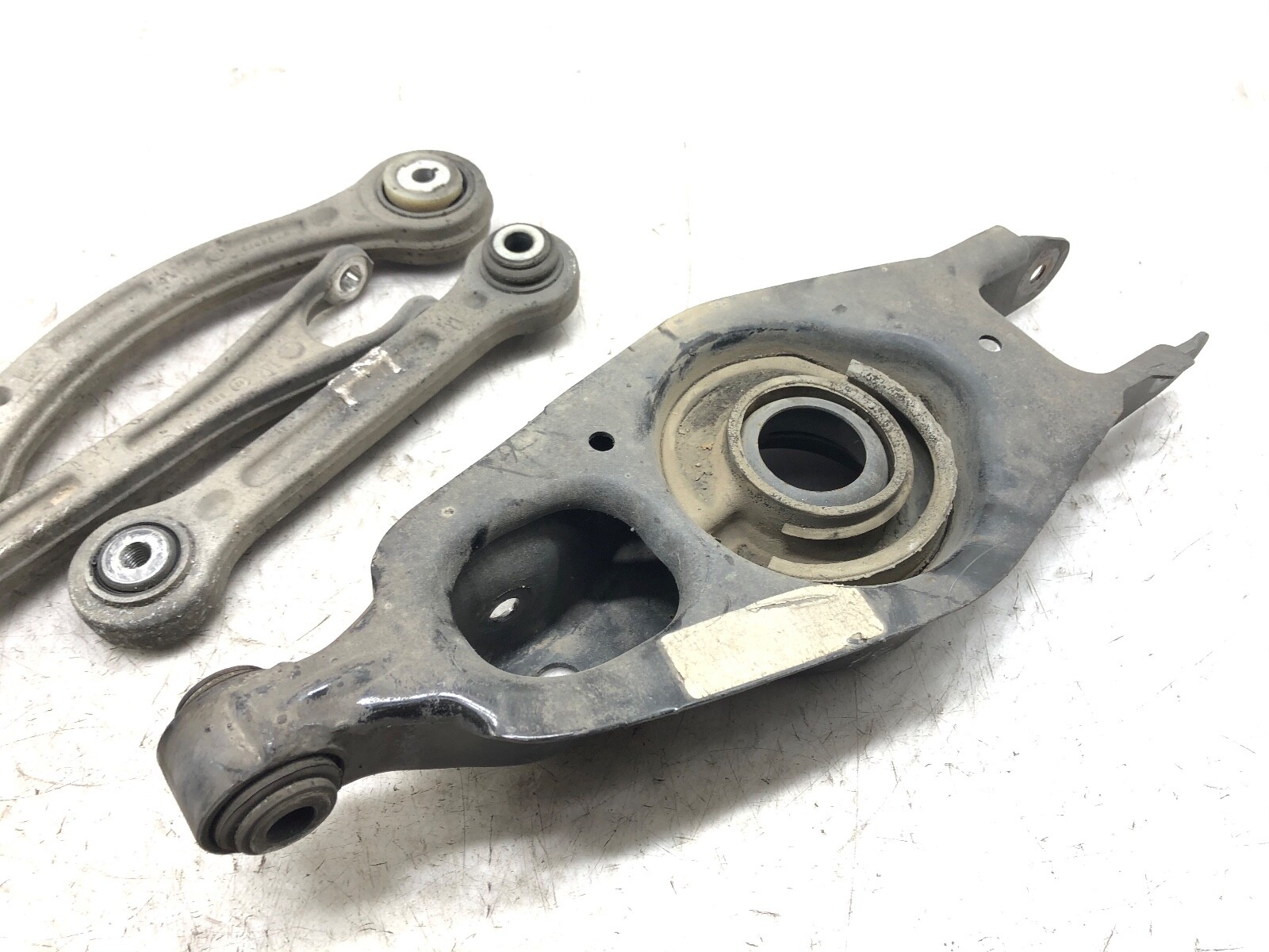 2014-2020 MASERATI GHIBLI RWD LEFT DRIVER REAR CONTROL ARM SET X4 OEM.