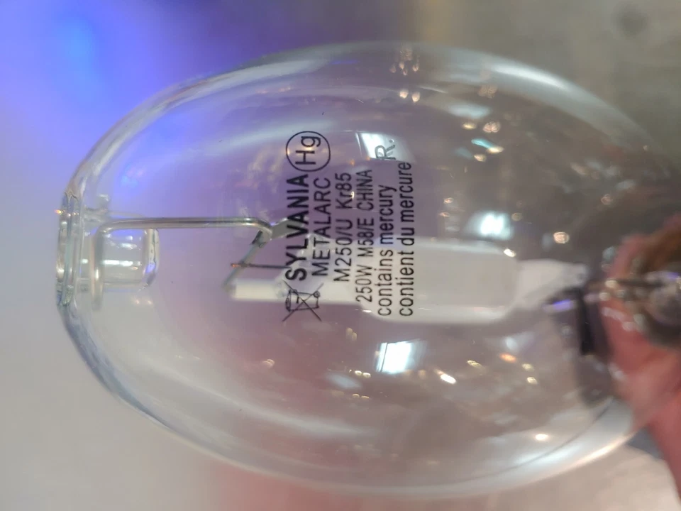 Sylvania M250/U/ED28 250w E39 Base 4200k M58/E Metalarc Metal HalidePack of 4 - Image 2 of 3