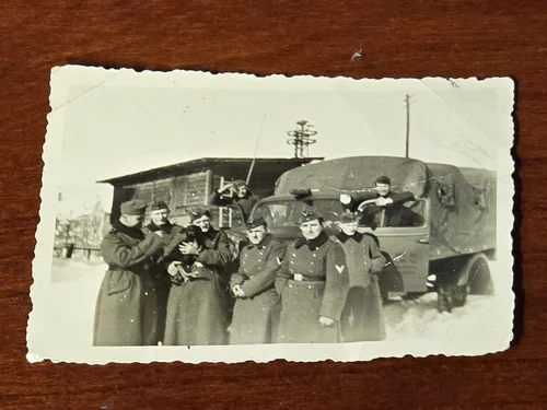 WEHRMACHT ARMY SOLDIERS w DOG PUPPY WW2 WWII German Military photo