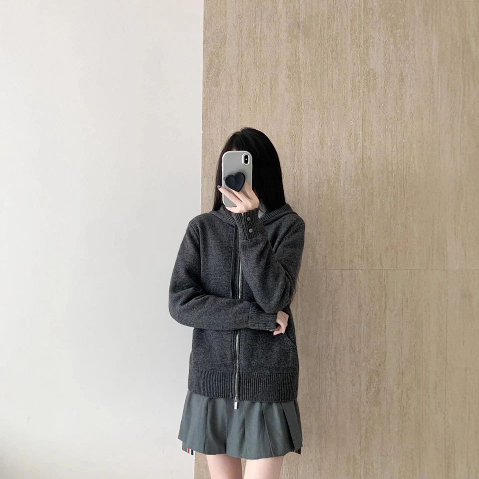 Thom Browne Hombres/Mujeres Otoño Invierno Lana Nuevo Bordado Informal Cremallera Sudadera con Capucha Foto 4 de 4