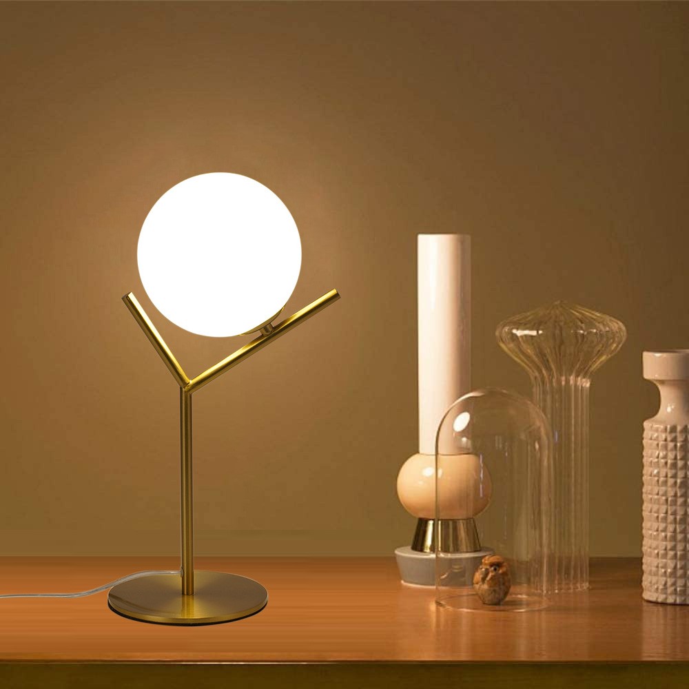 Lampada da tavolo creativa con sfera in vetro bianco satinato T711