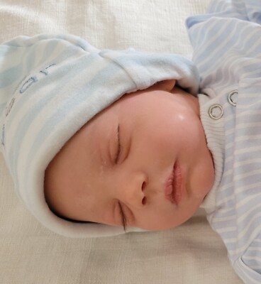 Steven Reborn Realborn Babypuppe. Es wurde um ein echtes, lebendes Kind gemacht.