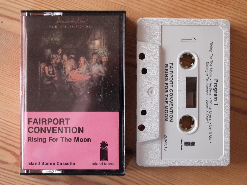 FAIRPORT CONVENTION - RISING FOR THE MOON (ISLAND ZCI-9313) US CASSETTE TAPE NM! Foto 2 de 4