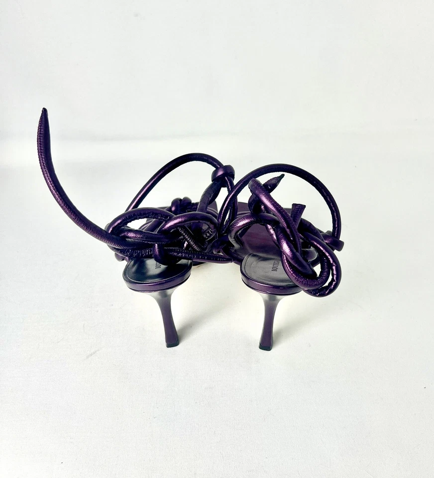 Sandalias Bottega Veneta con nudo de cuero púrpura metálico talla 39 Foto 3 de 4