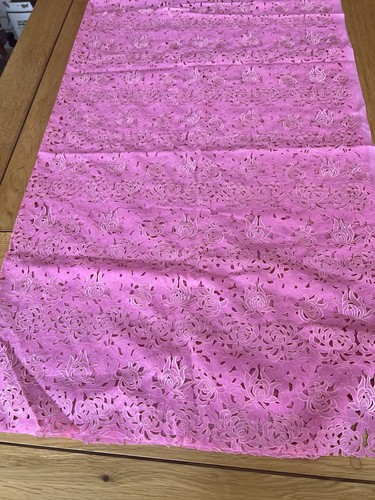 Thai Seide Broderie Anglaise bestickt Brokat Spitze Stoffrest B110x88 cm