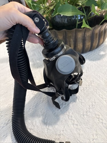 MSA Air Mask Size Medium From Ultralite II Model FHR Pressure Demand Type.    C1 - Afbeelding 8 van 13