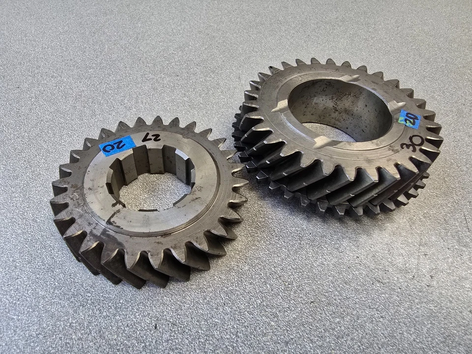 BONITO JUEGO DE ENGRANAJES ORIGINAL PORSCHE 924 VA 3ª VELOCIDAD "RU" 27:30 12/79 #20 Foto 2 de 4