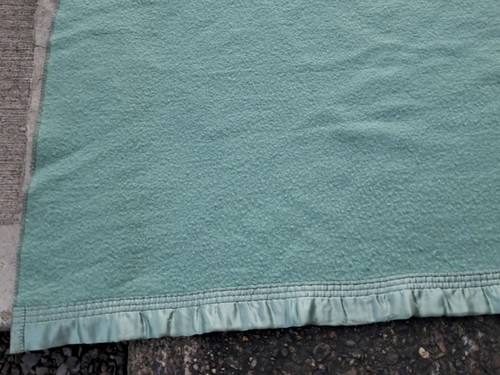 VINTAGE RETRO PURE WOOL BLANKET 255 CM X 265 CM WAVERLEY BRAND - Picture 10 of 18
