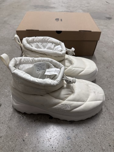 The North Face x SKIMS Nuptse Traction Chukka Boots SK Bone W 8 NIB $150 - Picture 7 of 12