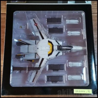 Macross Yamato 1/48 VF-1S Roy Focker Perfect Transformation