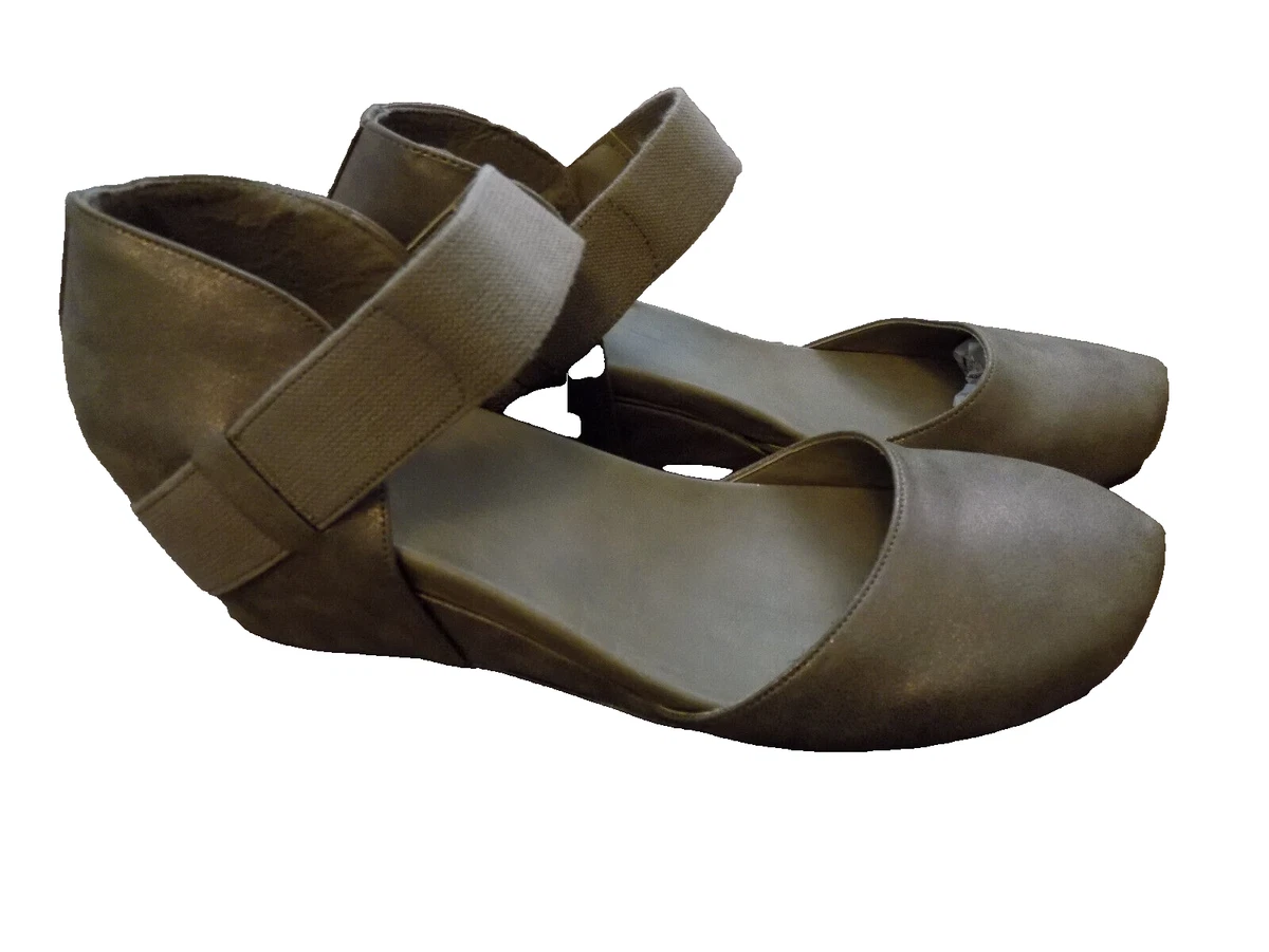 Hocus pocus wedge sandals clearance