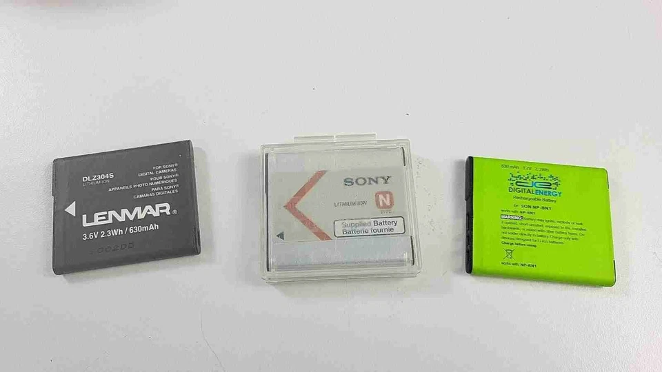 SONY Cyber-Shot DSC-TX200V 18.2 MP Digital Camera + Case, Cable, 4GB SD, Batts - Image 2 of 4