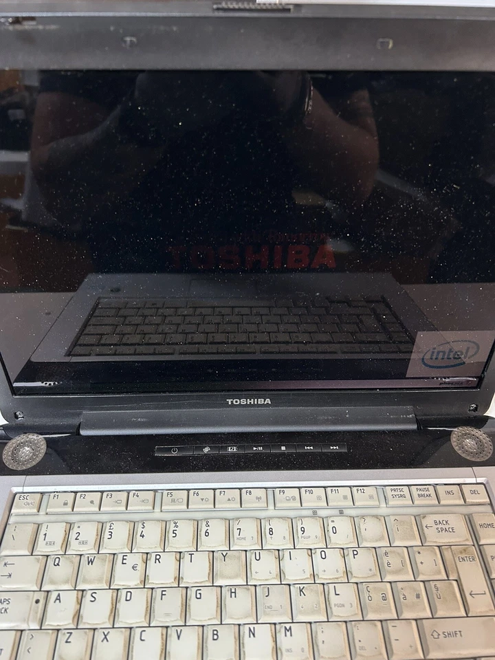 Pc Laptop Toshiba Satellite A200  Per Ricambi  - Immagine 2 di 4