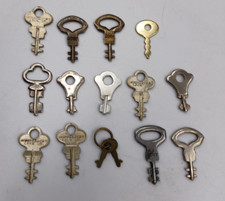 14 assorted vintage small keys