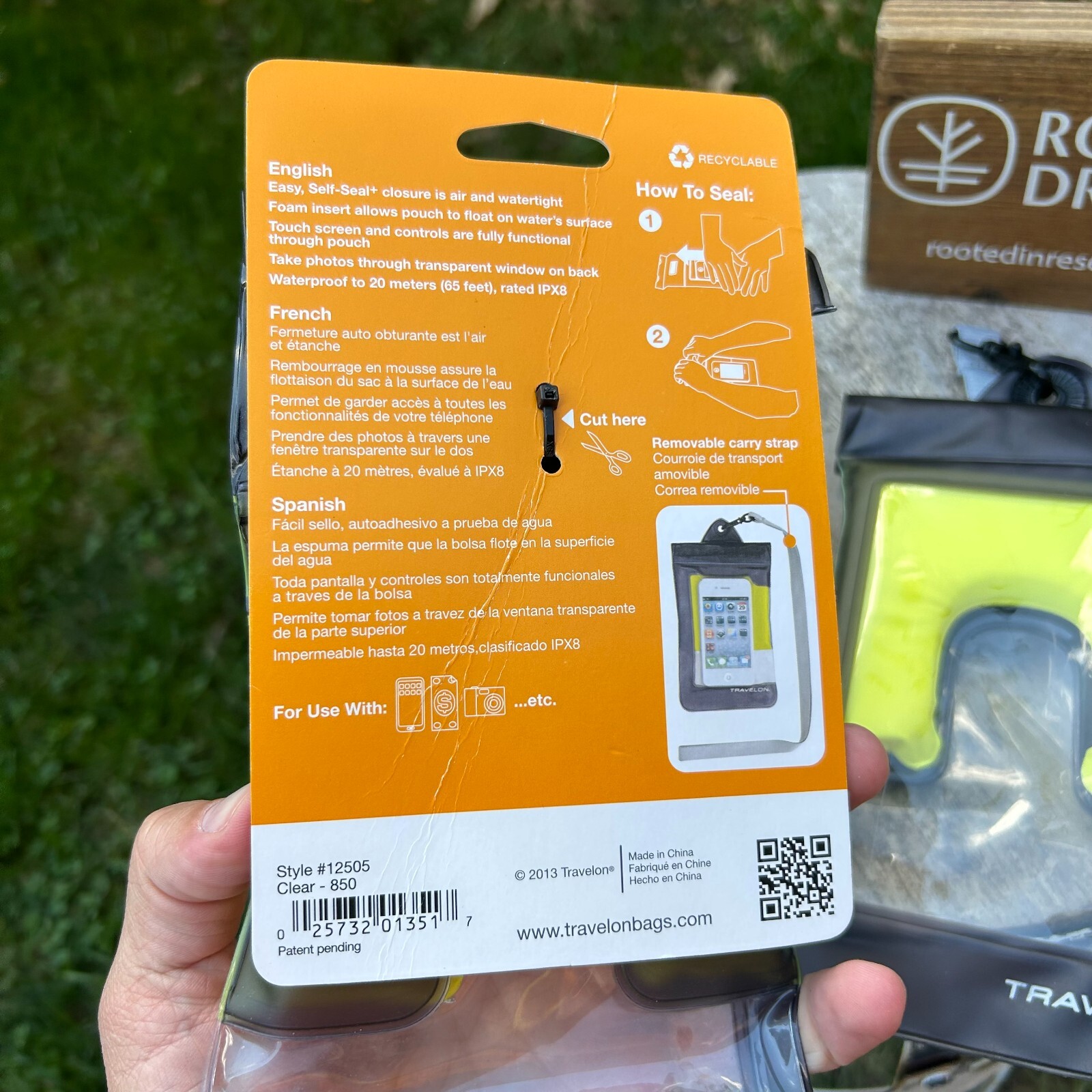 Set 2 NEW Travelon Phone Case Self Seal Closure Air Tight Touchscreen