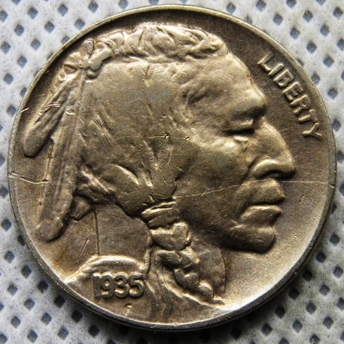 1935-d Buffalo Nickel with full horn