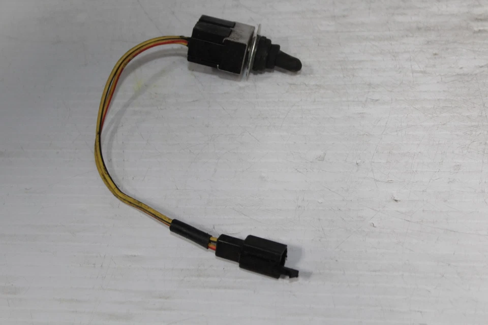 1989 YAMAHA OVATION LE OEM SWITCH 8BE-82917-00-00 - Изображение 4 из 4