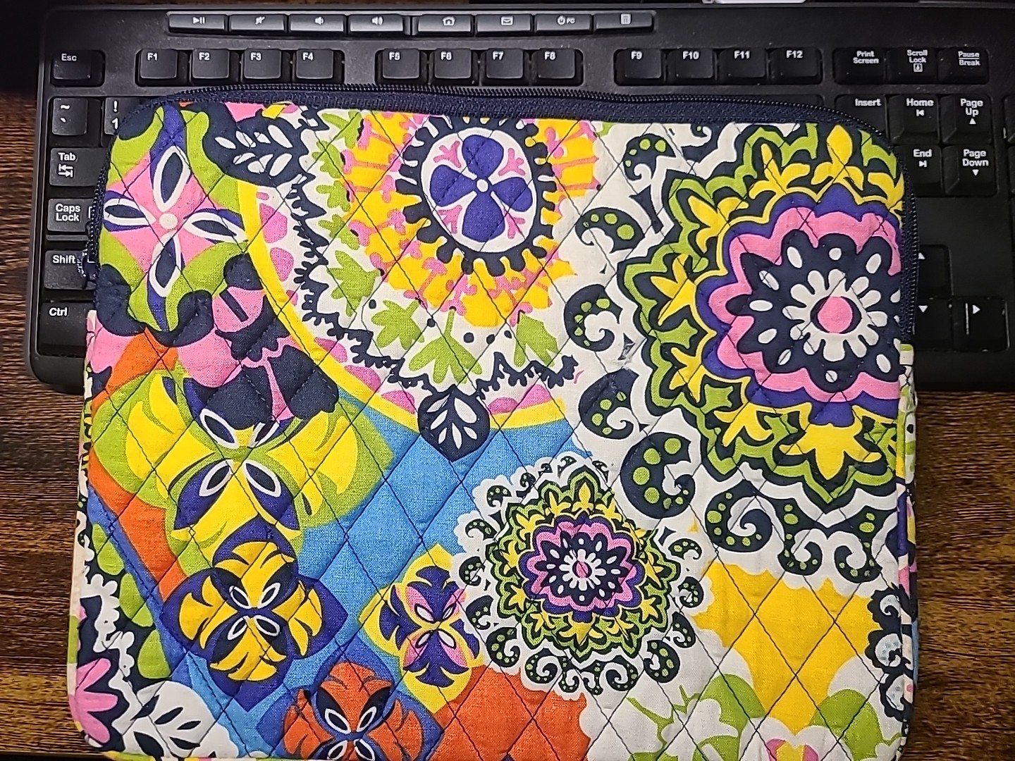 Vera Bradley Tablet/Book Cover Zip Case 10.5" X 8.5" Multi Color