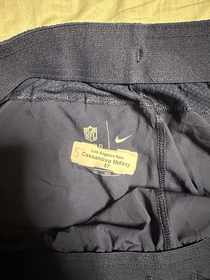 Pantalones cortos emitidos por el equipo de práctica de campo Nike pertenecientes a Casanova mckinzy Foto 3 de 3