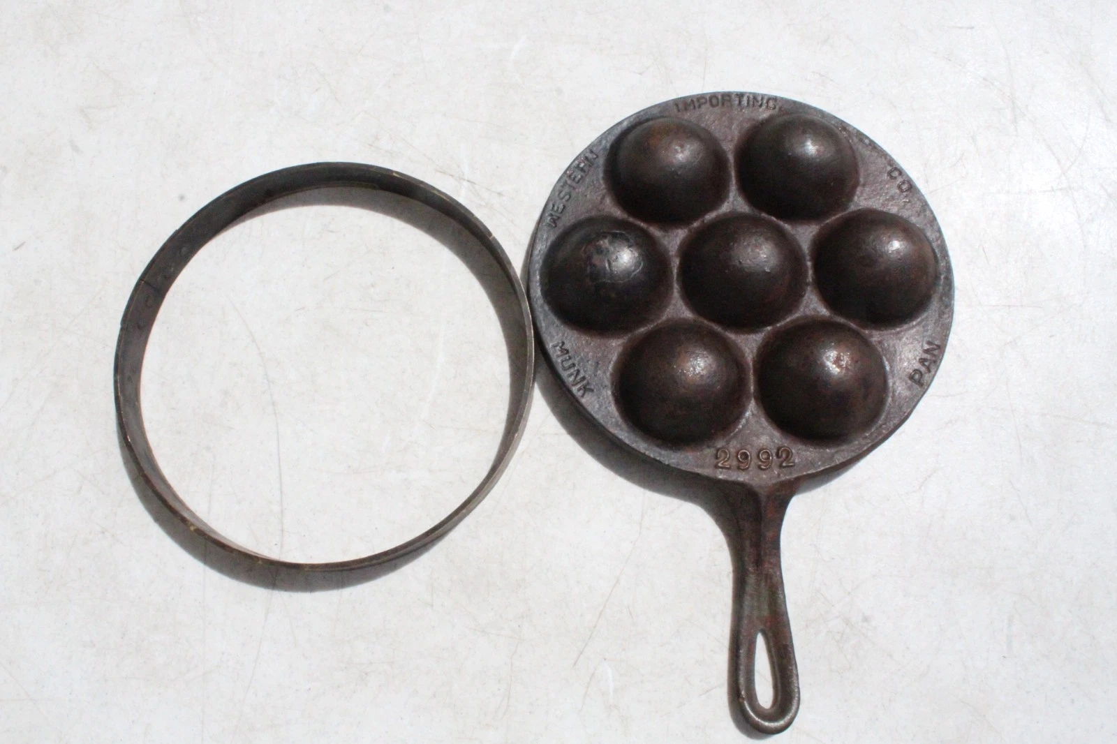Vtg Western Importing Griswold Munk Pan #2992 Aebleskiver Danish Cast Iron RING