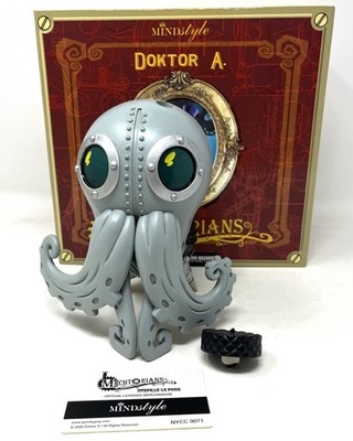 Dok Doktor A Mechtorians Stephen LePodd 8  NYCC Edition Designer Art Toy W/coa