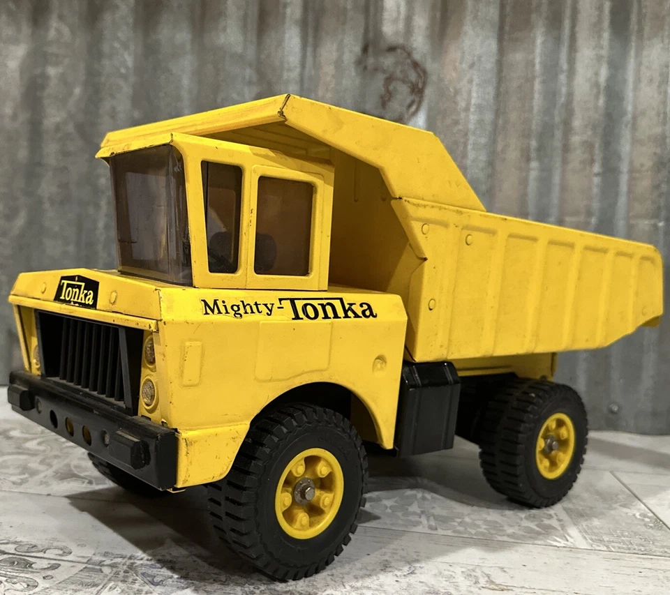 Vintage 1960's Mighty TONKA Black Label YELLOW DUMP TRUCK No.2900, EX+ - Image 4 of 4