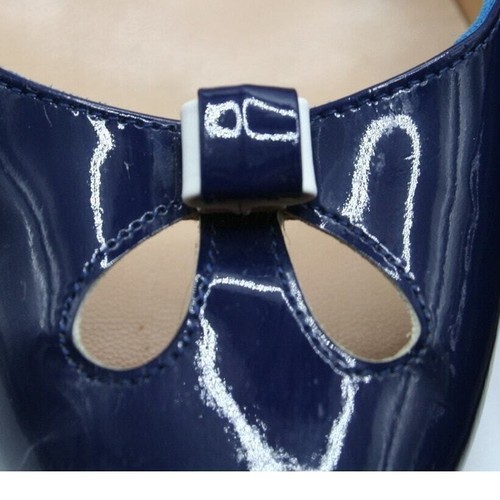 Manolo Blahnik Navy Patent Leather Heels Bow Cutout Size 9.5 (39.5) Designer - Picture 2 of 9