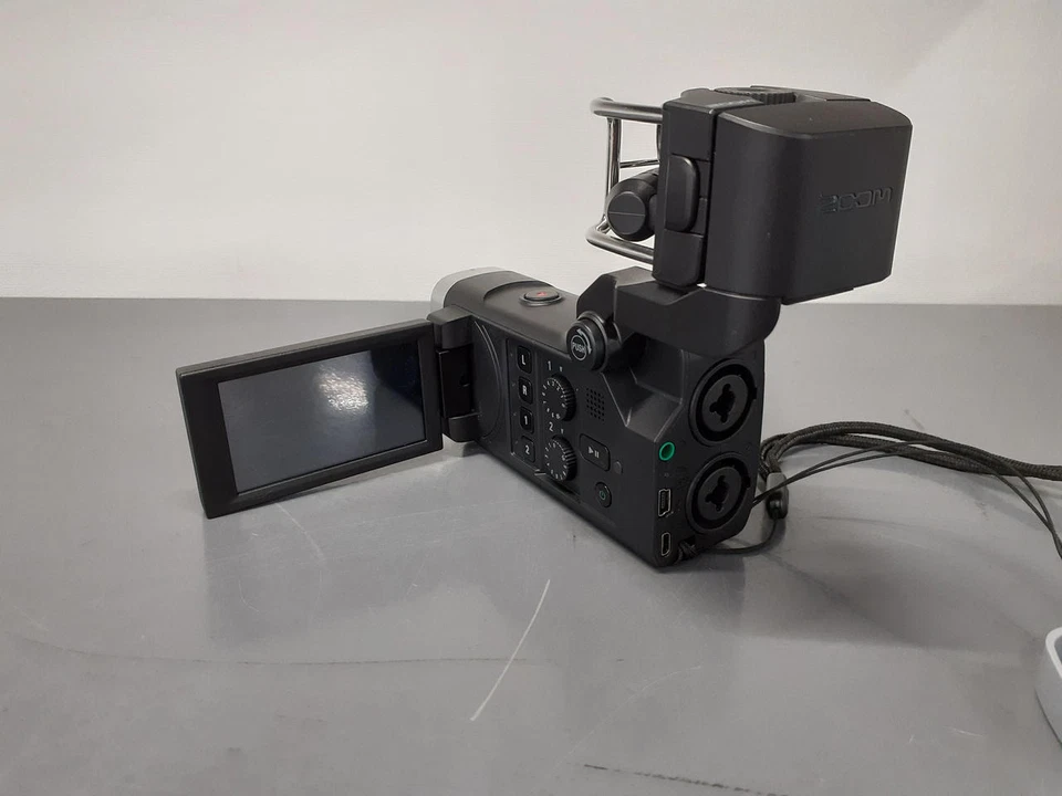 Beautiful Used Zoom Handy Video Recorder Q8 HD 4 Track Audio Recorder From Japan - Image 3 of 4