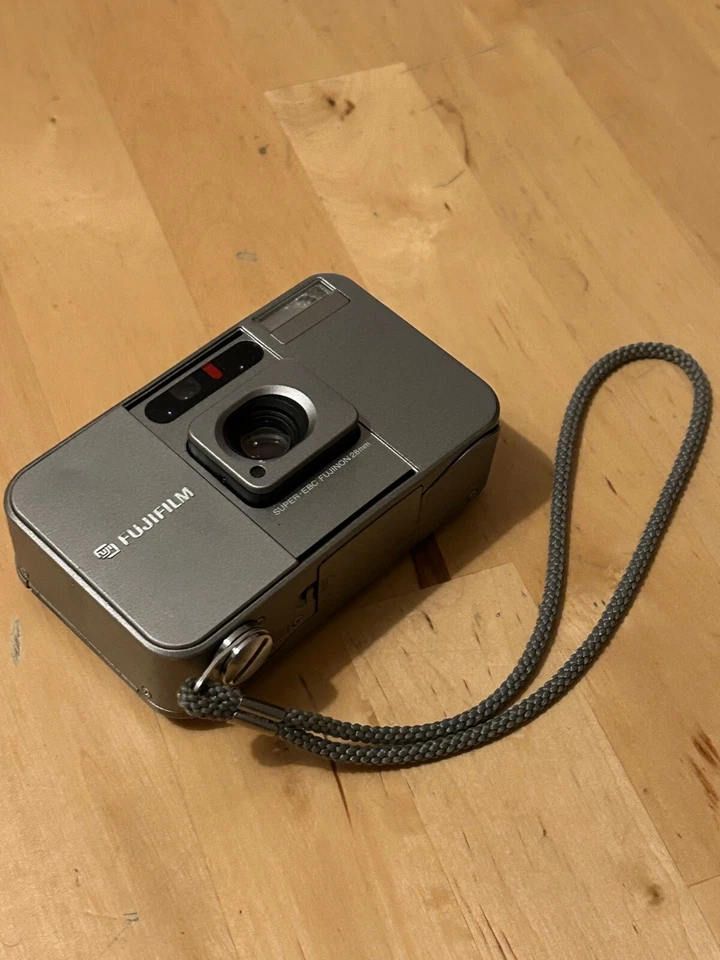 Fujifilm Cardia Tiara - DL Super Mini - 28 mm Point Shoot a Pellicola Testata - Immagine 2 di 4