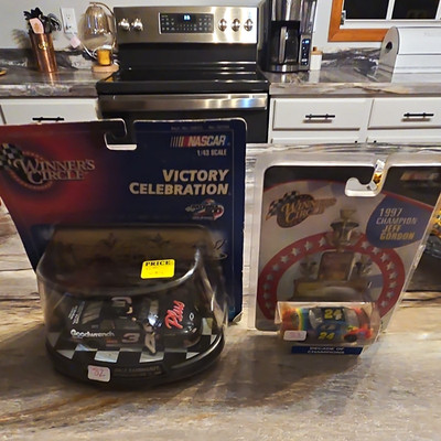 Winner's Circle NASCAR Victory Celebration 1:43 Dale Earnhardt 1997 Monte Carlo