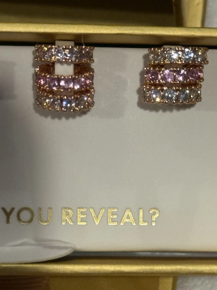 Aros BP encantadores cuarzo rosa y circonita cúbica con dijes en oro rosa, nuevos y nunca usados Foto 3 de 4