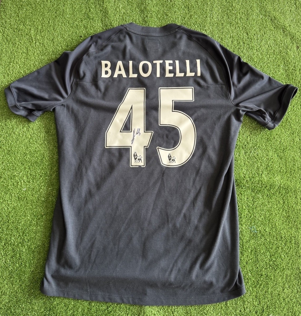 ACミラン BALOTELLI 45番 シャツ サイン入りユニフォーム AC Milan