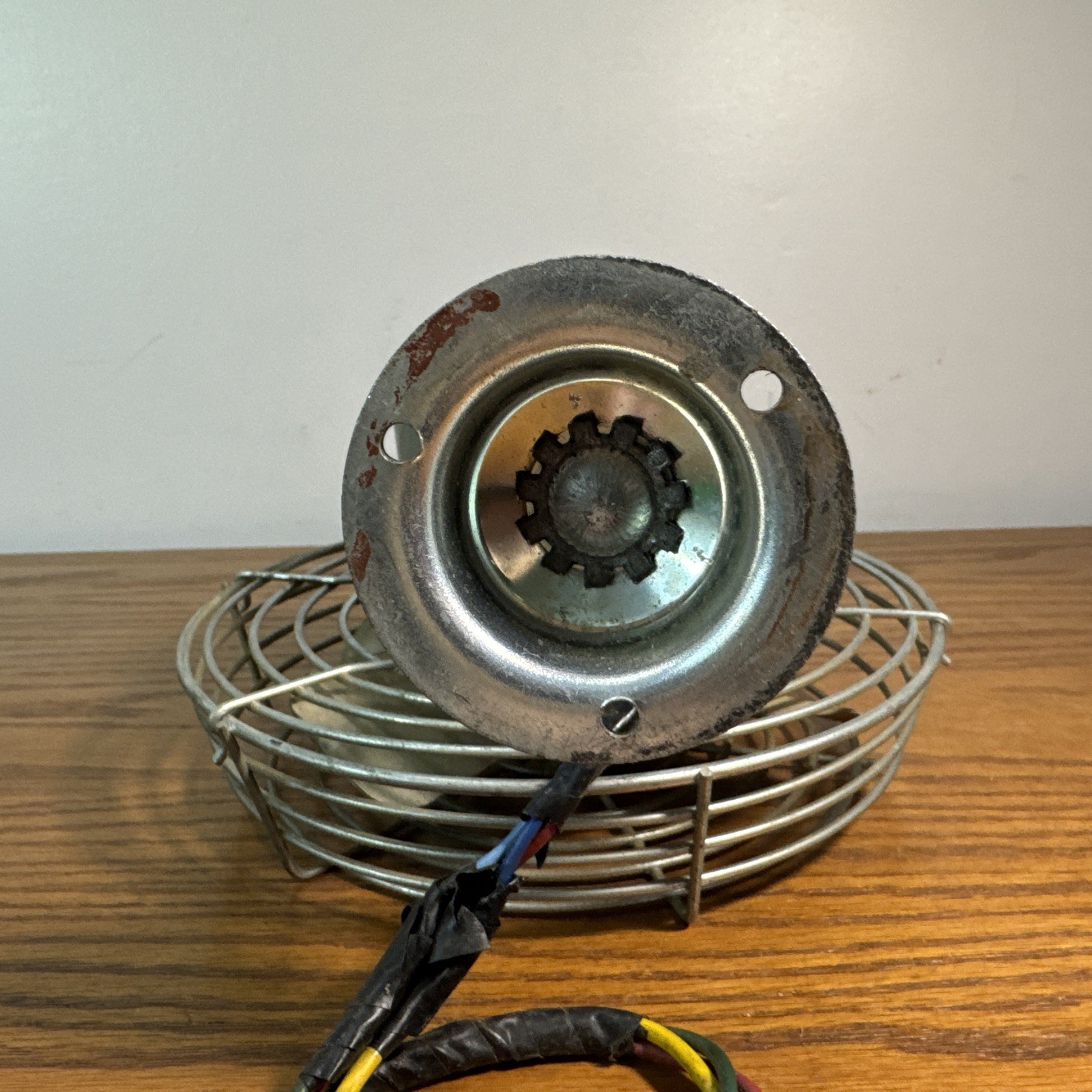 8" Casco Deluxe Truck Bus 4 Blade 12 Volt Fan Wire Cage Dash Mount