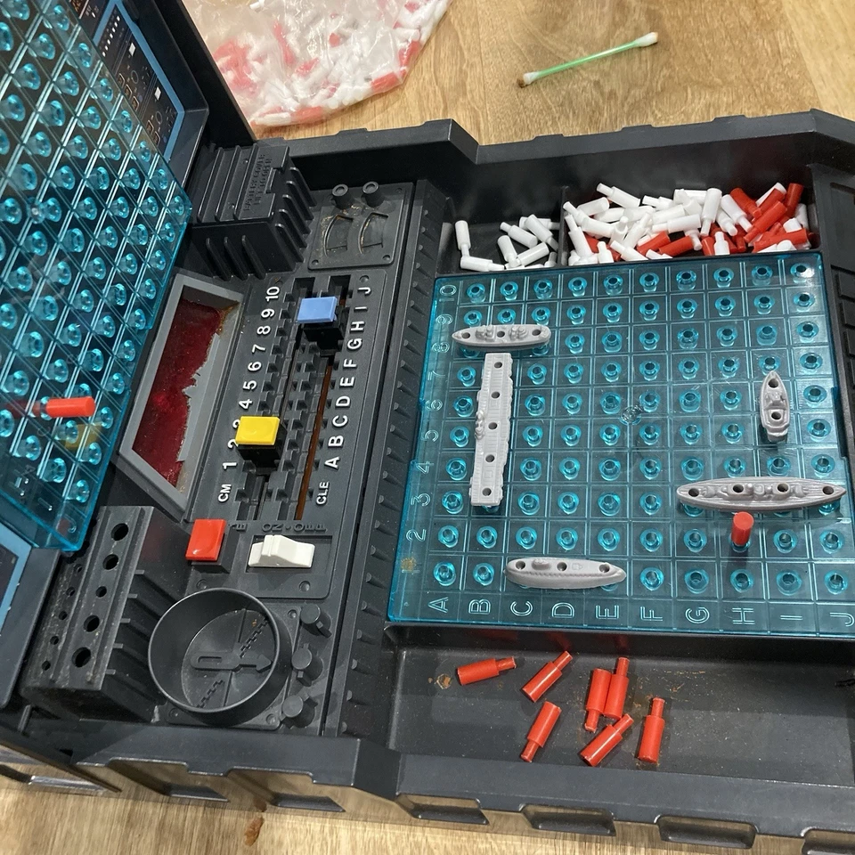 De Colección Milton Bradley 1982 Acorazado Electrónico Juego Probado y Caja Dañada Foto 3 de 4