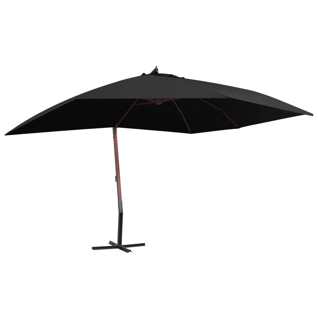 Parasol suspendu en bois pour ombrager votre salon de jardin noir