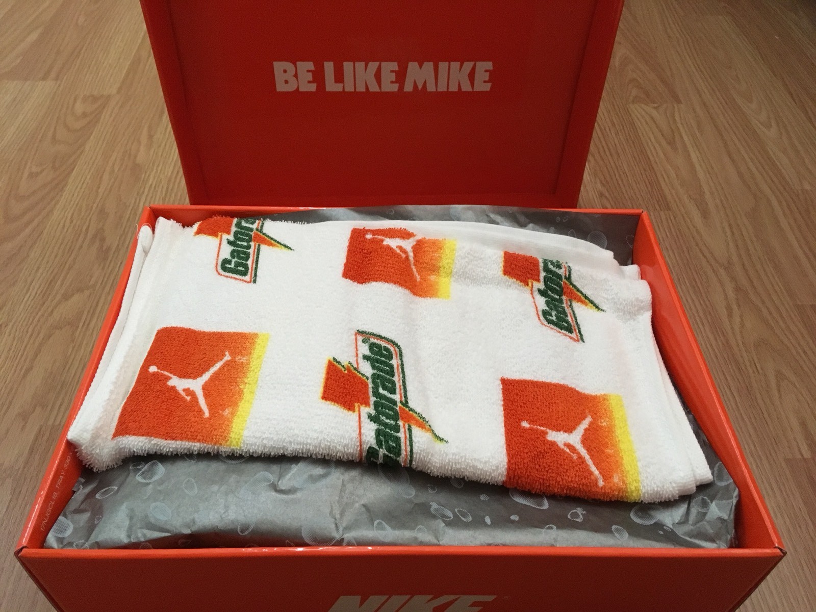 Nike air jordan 1 retro - männer hohe og gatorade orangenschale männer - in größe 10. e01f01 Nike air jordan 1 retro - männer hohe og gatorade orangenschale männer - in größe 10. e01f01