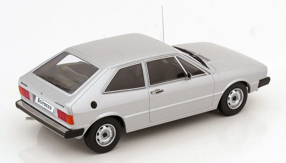 KK Scale 1:18 VOLKSWAGEN SCIROCCO 1 L SILVER 1975 Modelo - KKDC181375 - Imagen 2 de 4