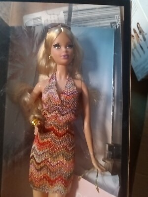 ♡バービー人形　レアthe Barbie look city shopper ♡ The Barbie Look City Shopper Doll #1 2012 Black Label W