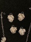 Sarah Coventry Set Leaf necklace and four clip-ons  — photo 4