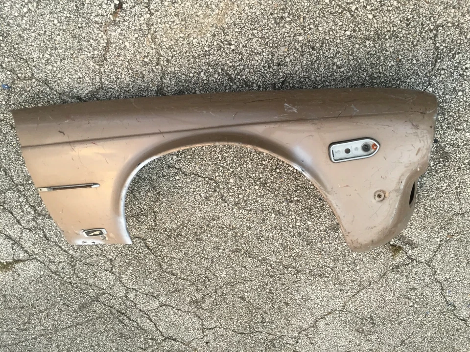 Jaguar XJ6 XJ12 série três 1980-87 RF Wing ou Fender de um carro da Flórida, #4 - Imagem 4 de 4