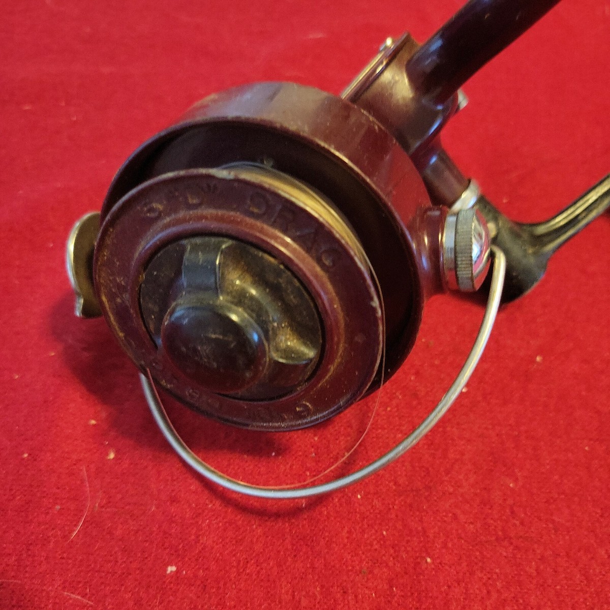 NICE VINTAGE SHAKESPEARE 2062 DA SPINNING FISHING REEL IN