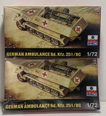 ESCI 1/72 German Ambulance Sd.Kfz.251/8c  New sealed #8067. 2 Pack