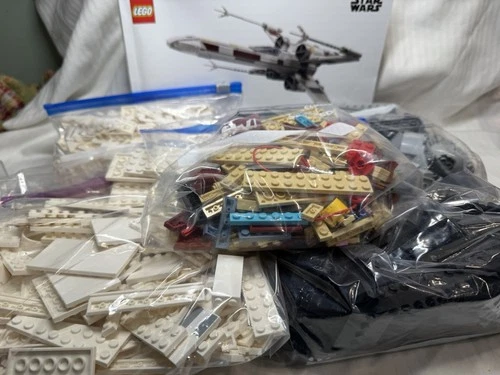 LEGO Star Wars UCS X-Wing Starfighter 75355 With Figures And Instructions