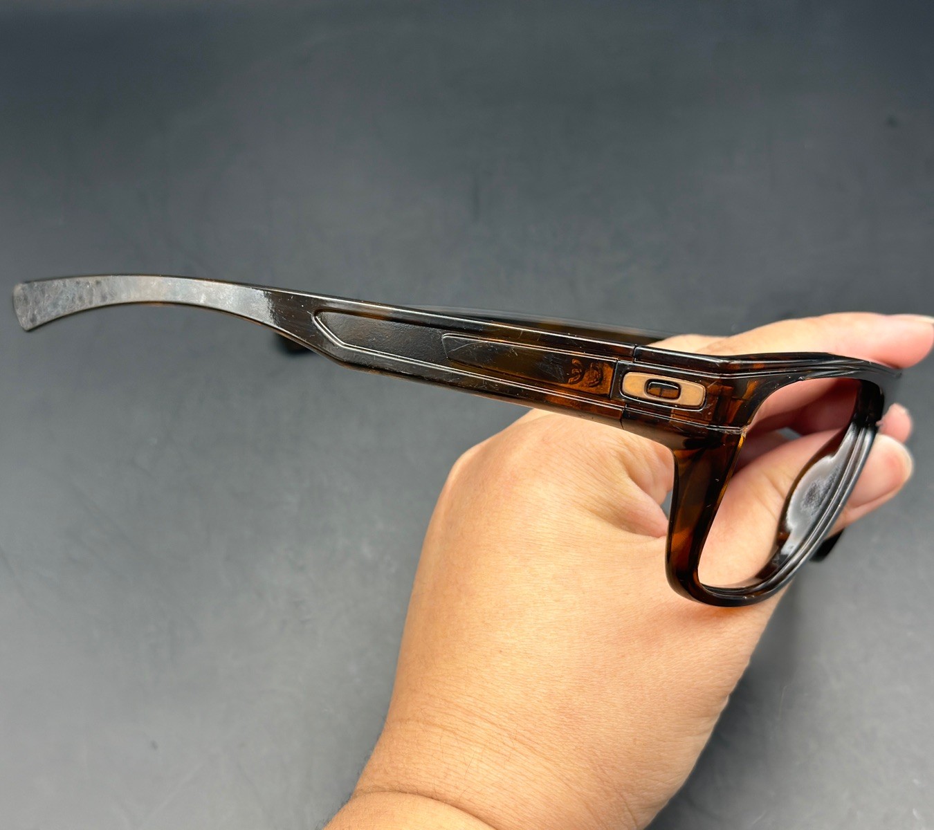 Oakley Breadbox Tortoise Frame - image 4