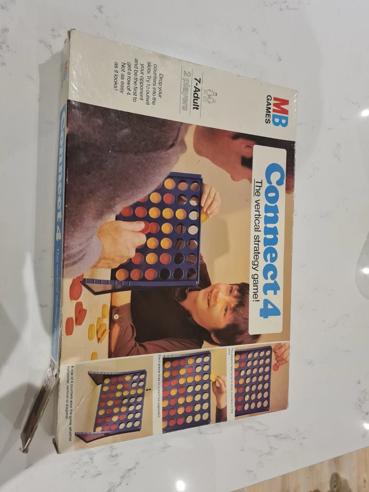 Connect 4 Four MB Games Original 1975 Edition Vintage Near Cimplete Game - Image 2 of 4