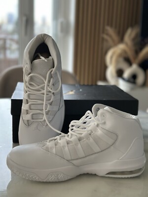 Jordan Max Aura GS Triple White NEU