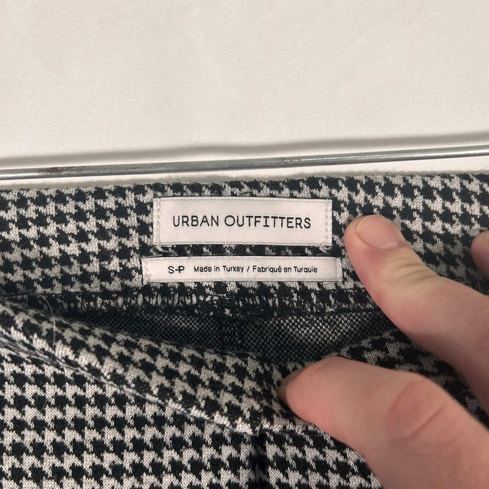 Pantalones Urban Outfitter para mujer pequeños blancos negros tiro alto mezcla de poliéster Foto 4 de 4
