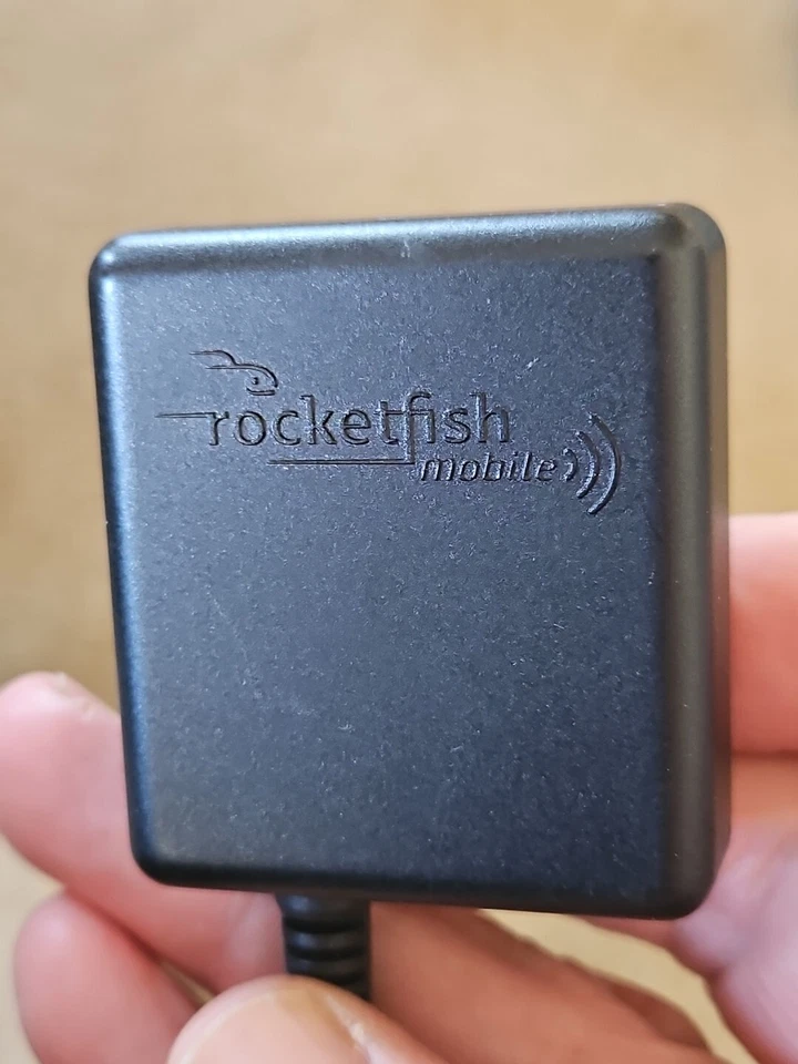 Cargador de teléfono móvil Rocketfish modelo RF-MCB90. Salida 5v 0.6 A Foto 2 de 4