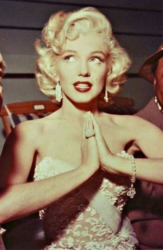 Marilyn Monroe Pre-Owned Props 🎥 item - Picture 2 of 20