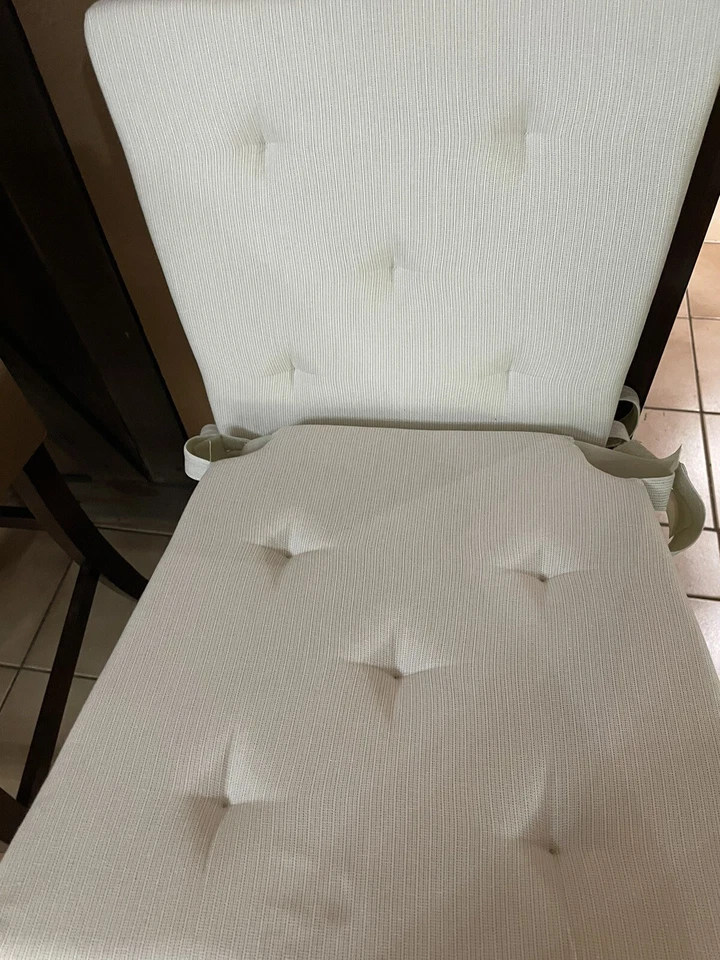 Almohadilla para silla IKEA JUSTINA beige 4 piezas Got Them hace 2 años pero nunca los use Foto 4 de 4